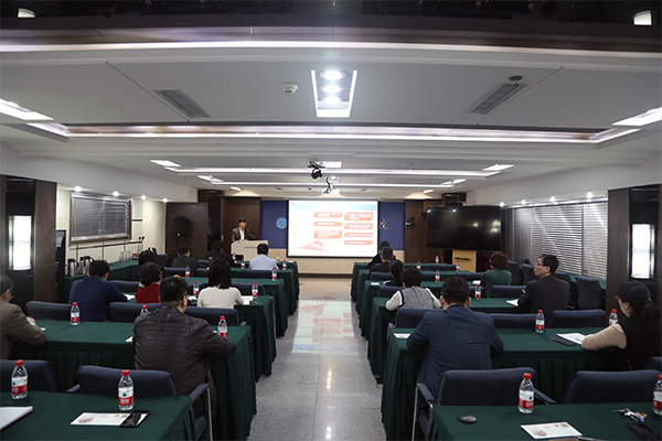 全國人大代表、沈陽分院院長韓恩厚傳達十三屆全國人大四次會議精神